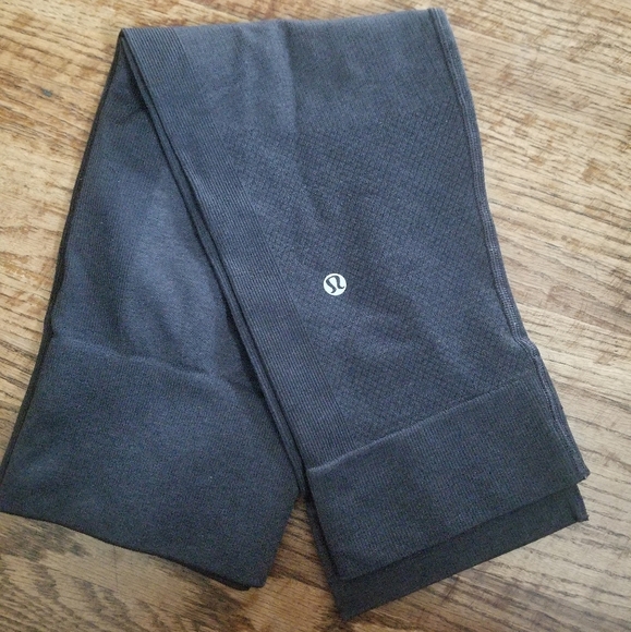 Lululemon Crops - Picture 3 of 3